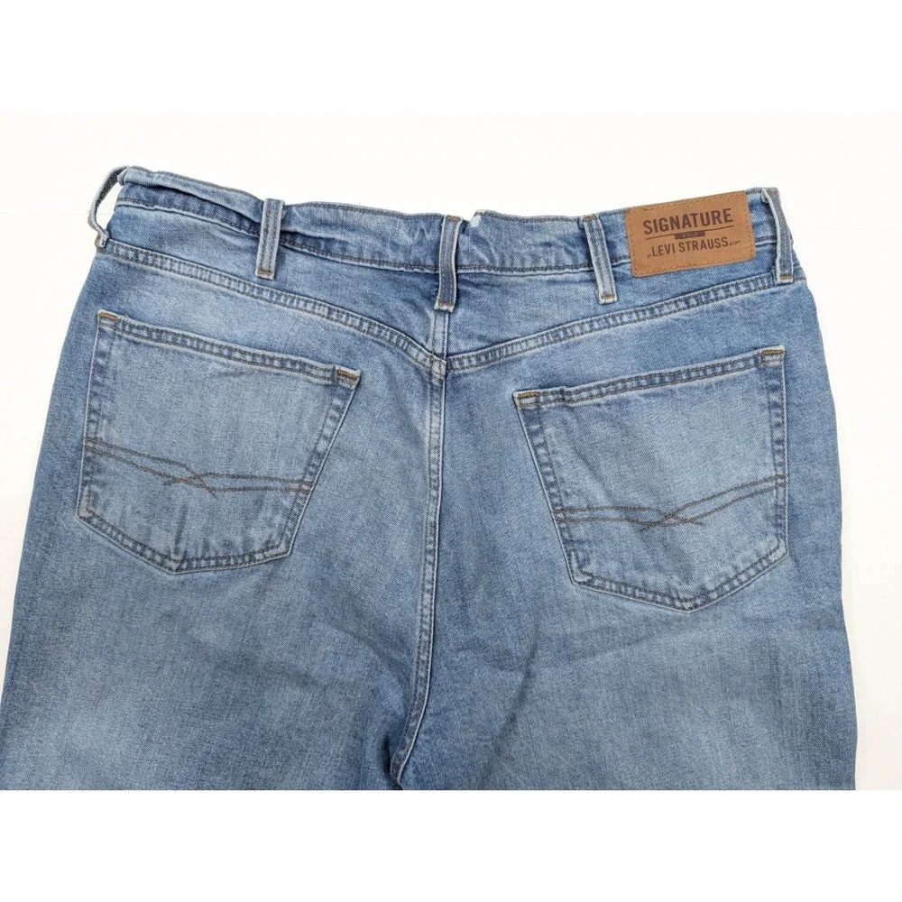 Levi's Signature Gold Athletic Fit Light Blue Wash Denim Jeans Men's Size‎ 40x32